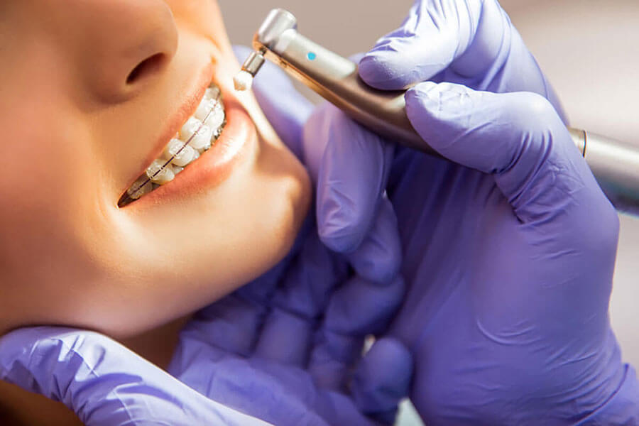 Dentista especializada em Tratamento Ortodontico Adulto na Barra da Tijuca - RJ